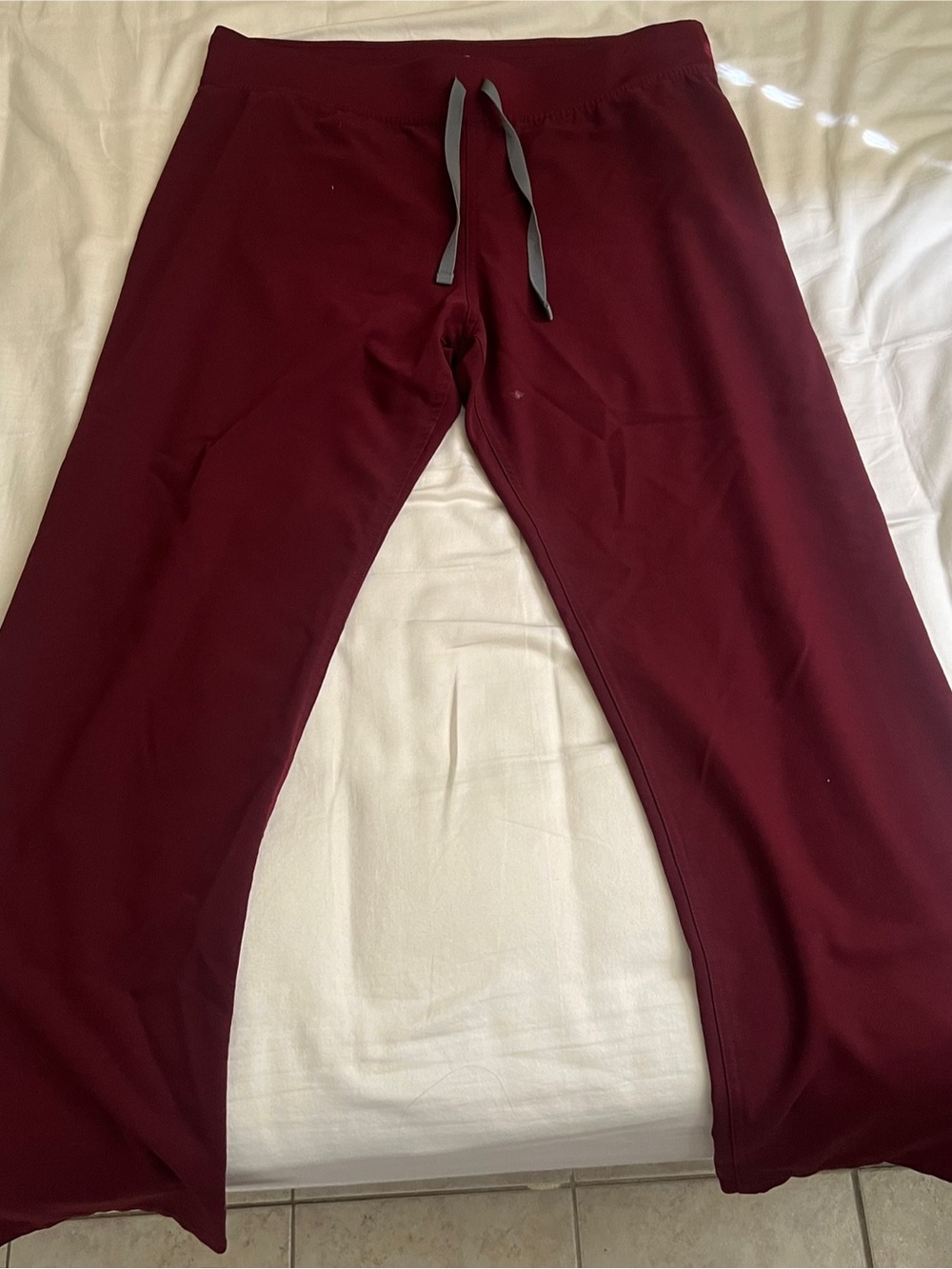 Women's FIGS Scrubs Maroon Drawstring Pants -